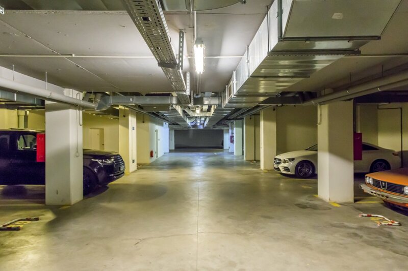 Baneasa, Iancu Nicolae, 2 camere lux, gradina 25 mp, parcare subterana